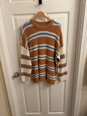 American Eagle Striped Textured Crewneck Sweater Size Medium